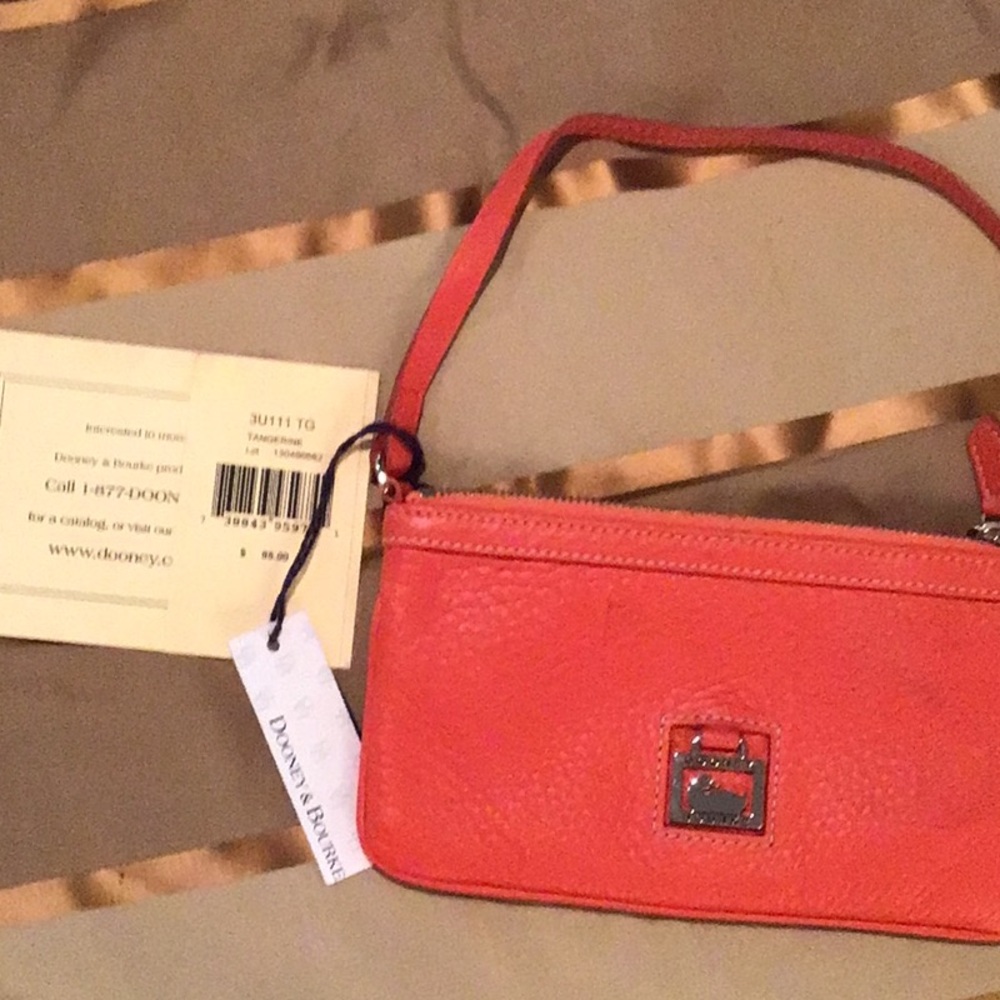 Dooney & Bourke Jets Wristlet NWT Vintage Vibrant Tangerine